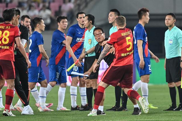 米切尔绝杀骑士7连胜送雄鹿5连败 绿军灭黄蜂